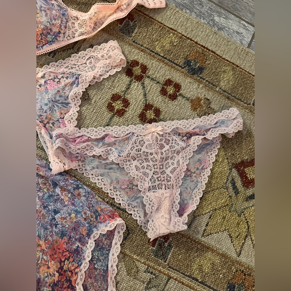 Victoria Secret Set (4 items) sz 34C/M - Picture 4 of 13